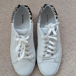 Women's VIA SPIGA sneakers, white with snake skin trim, Size 7.5M in EUC